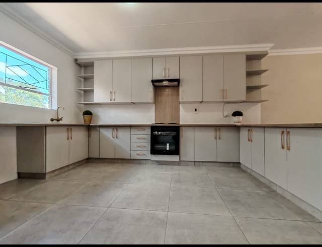 2 BEDROOM TOWNHOUSE FOR SALE IN THREE RIVERS